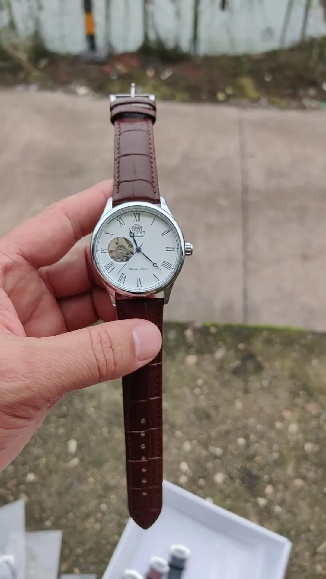 Seiko Watch Presage - DFDG メカニカルスケルトンウォッチ、フル機能搭載、ワールドタイム、ミニマリストオリエントスタイル