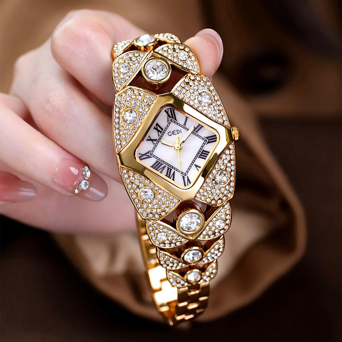 UTHAI L008 ファッショナブルな女性用腕時計、防水、 - Ladies Luxury Watch のレビューと価格