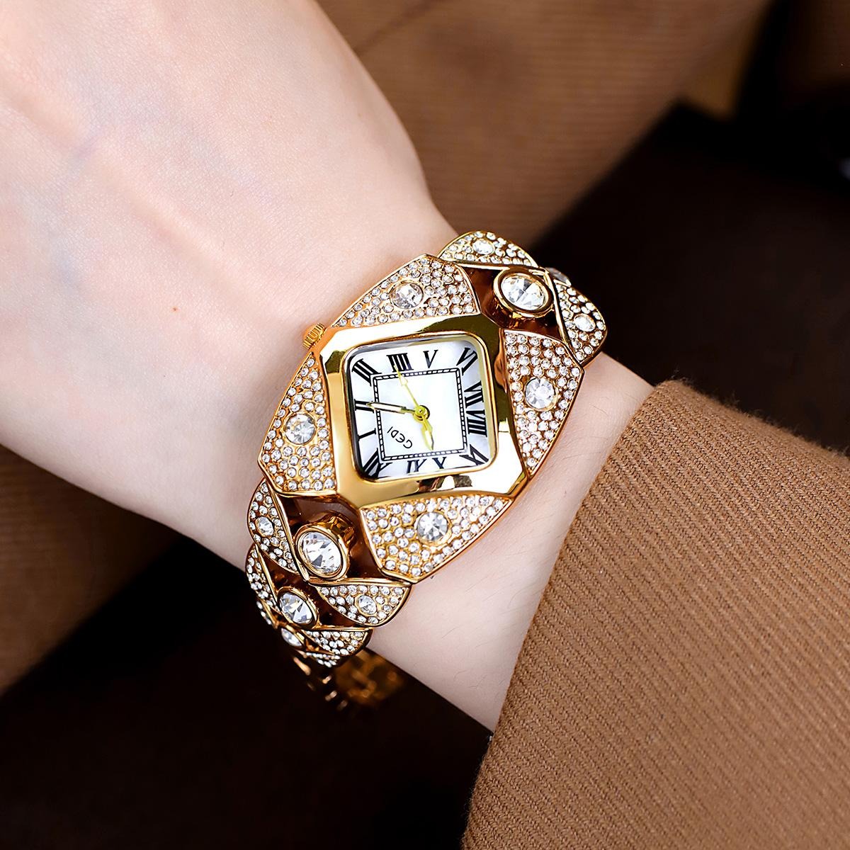 UTHAI L008 ファッショナブルな女性用腕時計、防水、 - Ladies Luxury Watch のレビューと価格