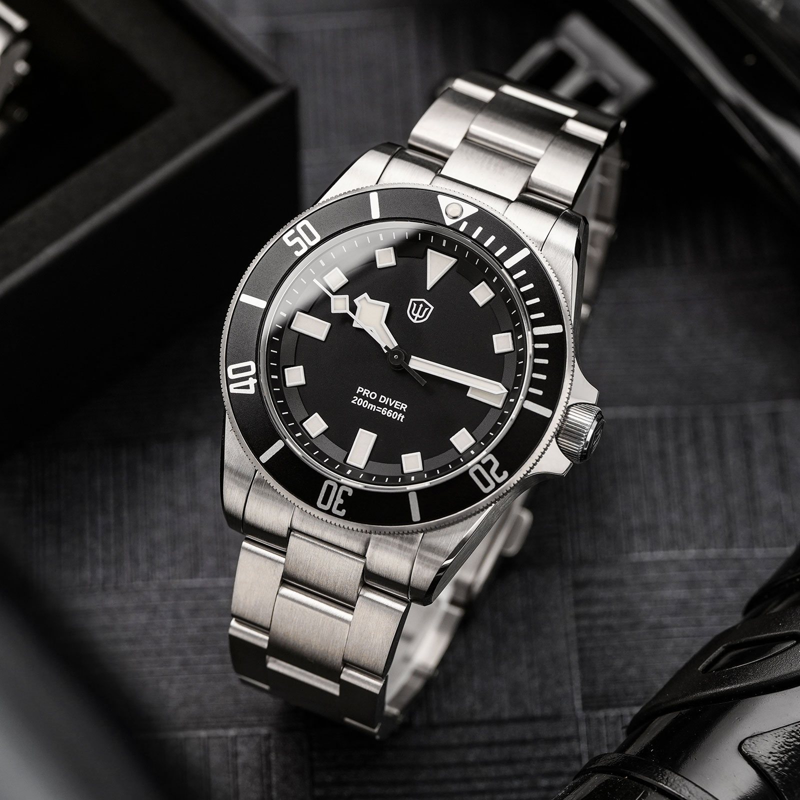 Watchdives WD1969 プロウォッチ VH31  - Diver Watch 300M のレビューと価格
