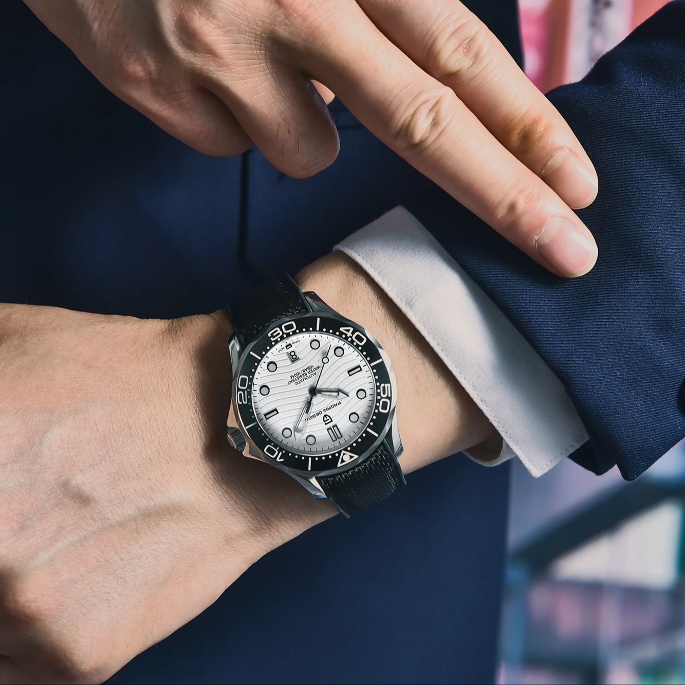 パガーニデザイン モダンファッション メンズ機械式腕時計 ラ - Luxury Watch With Rubber Strap のレビューと価格
