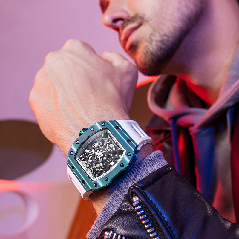 BONEST GATTI ブランド腕時計 カーボンファイバー - Luxury Watch Rubber Strap のレビューと価格