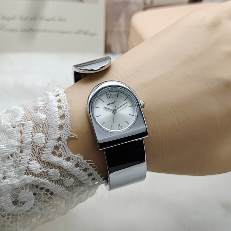 ブランド女性用ブレスレットウォッチ レディース高級クォーツ腕 - Luxury Watch Index のレビューと価格