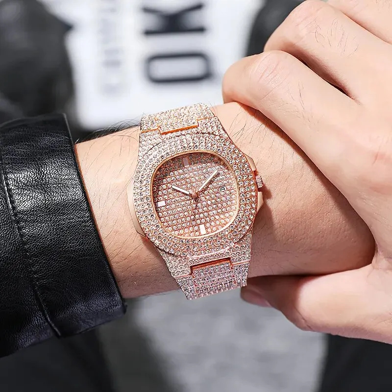 海外貿易向けの新しいファッショナブルなフルダイヤモンドメンズ - Luxury Watch Trading のレビューと価格