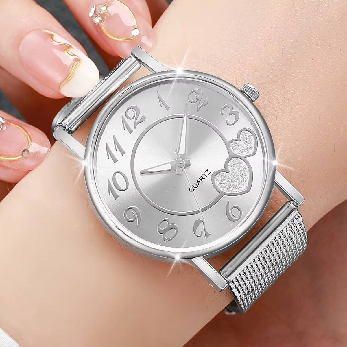 1/3 個ファッションハートダイヤル女性用腕時計カジュアルプ - Luxury Watch With Rubber Strap のレビューと価格